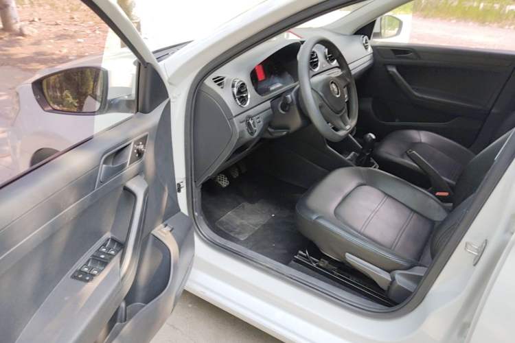 Used Volkswagen Jetta 2017 1.4L Manual Fashion Edition Driver Seat