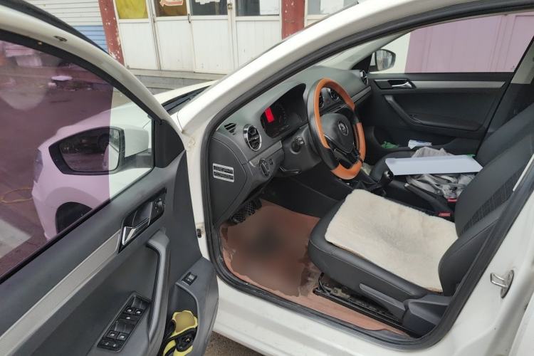 Used Volkswagen Jetta 2017 1.5L Manual Comfort Model Driver Seat