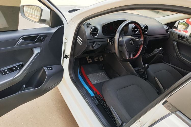 Used Volkswagen Jetta 2017 1.5L Manual Fashion Edition Driver Seat
