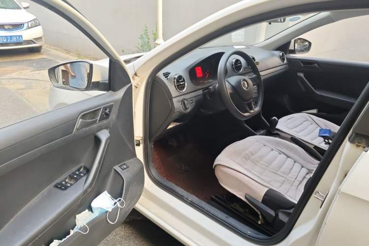 Used Volkswagen Jetta 2017 1.4L Manual Fashion Edition Driver Seat