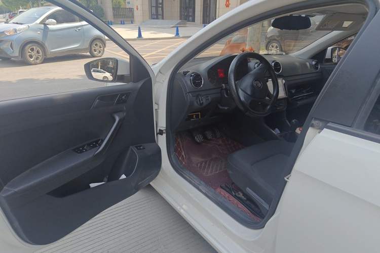 Used Volkswagen Jetta 2017 1.4L Manual Fashion Edition Driver Seat
