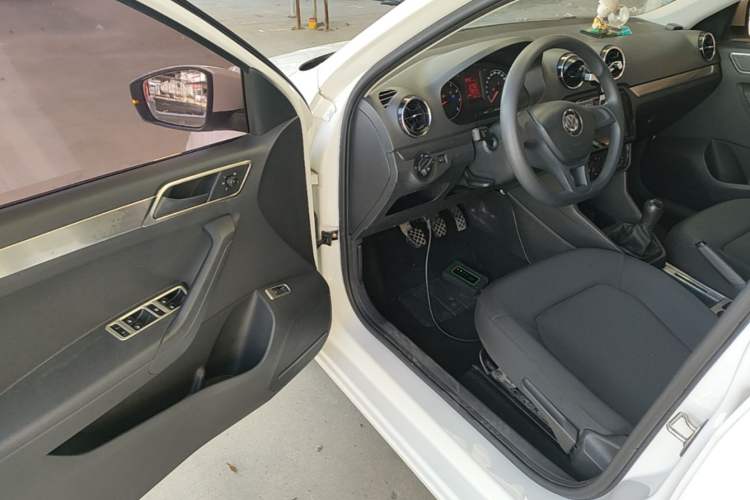 Used Volkswagen Jetta 2017 1.5L Manual Fashion Edition Driver Seat