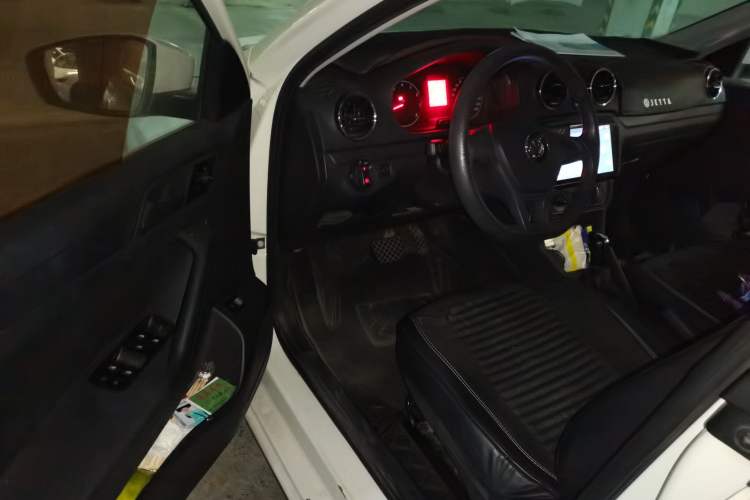 Used Volkswagen Jetta 2017 1.5L Automatic Fashion Model Driver Seat