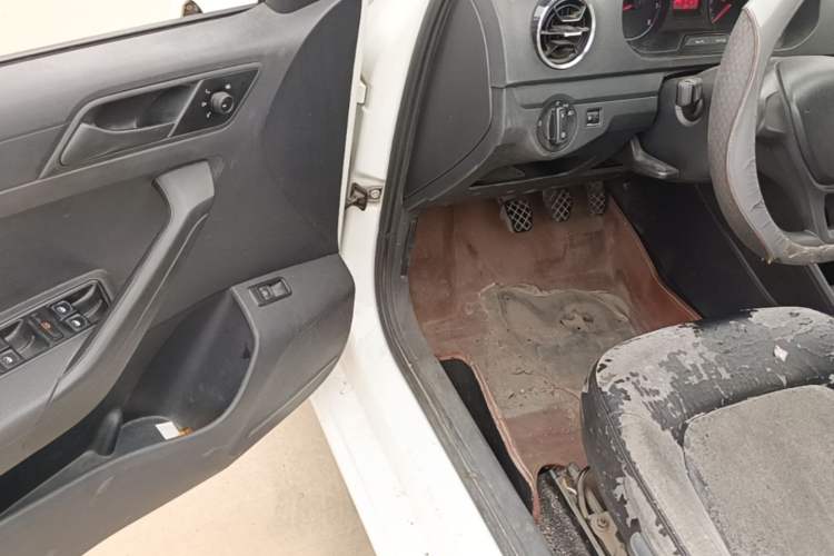 Used Volkswagen Jetta 2017 1.4L Manual Fashion Edition Driver Seat