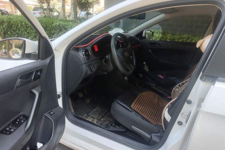 Used Volkswagen Jetta 2017 1.4L Manual Fashion Edition Driver Seat
