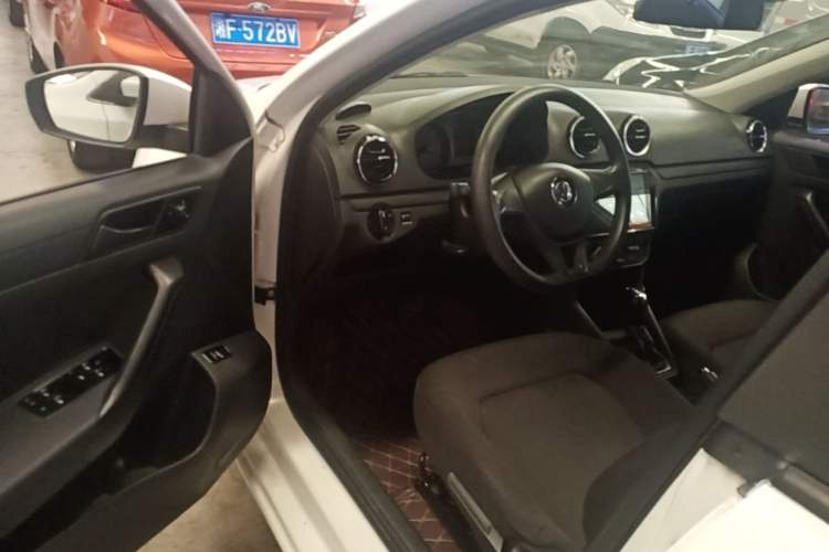 Used Volkswagen Jetta 2017 1.5L Automatic Fashion Model Driver Seat