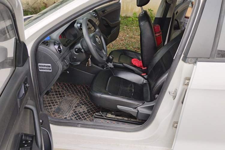 Used Volkswagen Jetta 2017 1.4L Manual Fashion Edition Driver Seat
