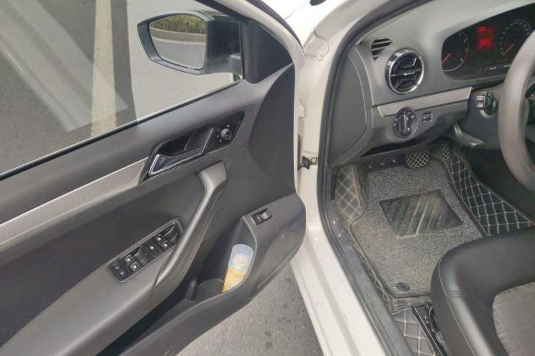 Used Volkswagen Jetta 2017 1.5L Automatic Comfort Model Driver Seat