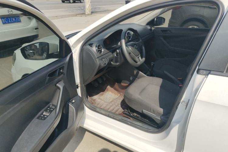 Used Volkswagen Jetta 2017 1.5L Manual Fashion Edition Driver Seat