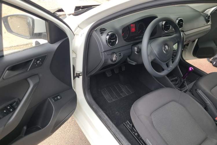Used Volkswagen Jetta 2017 1.4L Manual Fashion Edition Driver Seat