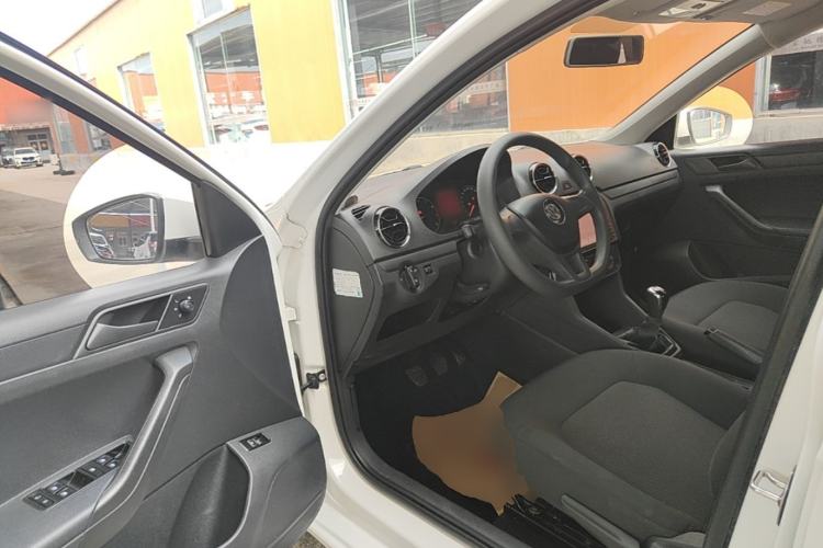 Used Volkswagen Jetta 2017 1.4L Manual Fashion Edition Driver Seat