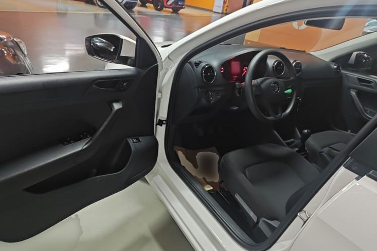 Used Volkswagen Jetta 2017 1.4L Manual Fashion Edition Driver Seat