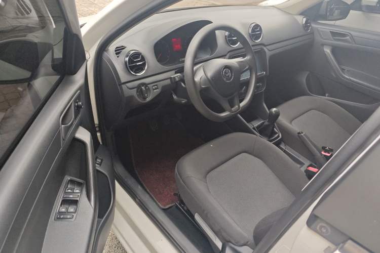 Used Volkswagen Jetta 2017 1.4L Manual Fashion Edition Driver Seat