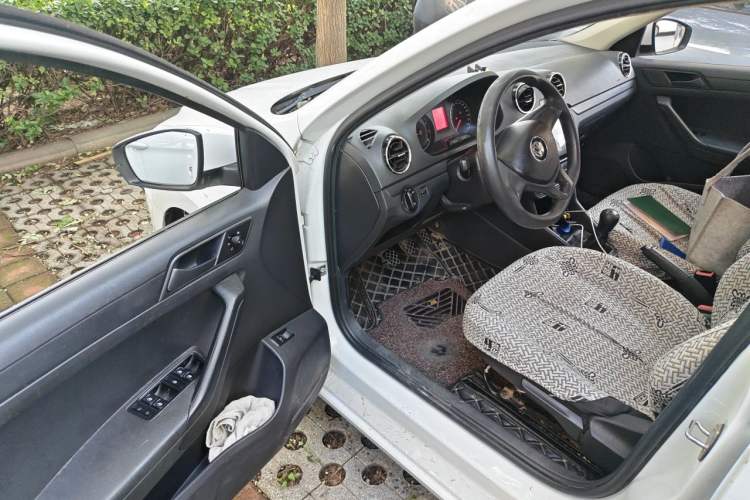 Used Volkswagen Jetta 2017 1.5L Manual Fashion Edition Driver Seat