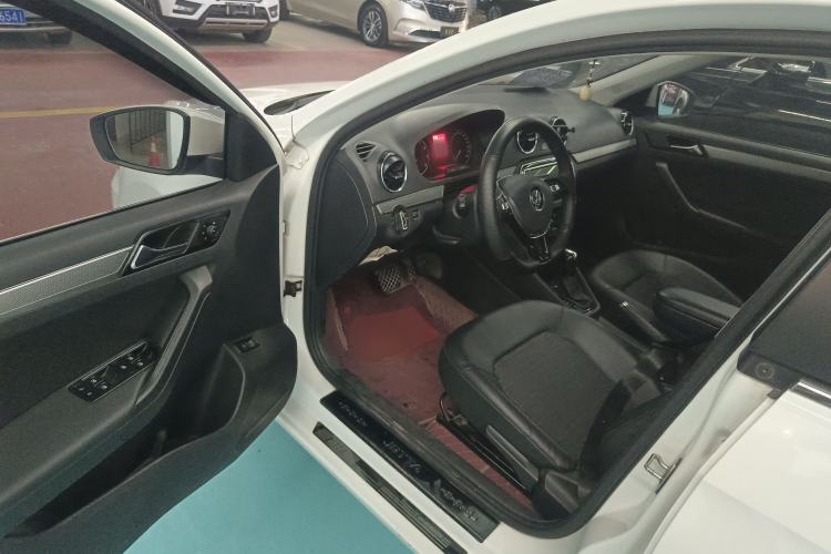 Used Volkswagen Jetta 2017 1.5L Automatic Comfort Model Driver Seat