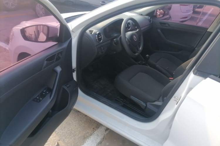 Used Volkswagen Jetta 2017 1.4L Manual Fashion Edition Driver Seat