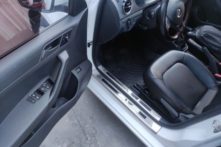 Used Volkswagen Jetta 2017 1.4L Manual Fashion Edition Driver Seat