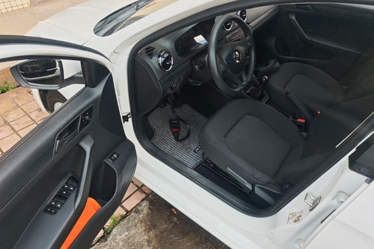Used Volkswagen Jetta 2017 1.5L Manual Fashion Edition Driver Seat