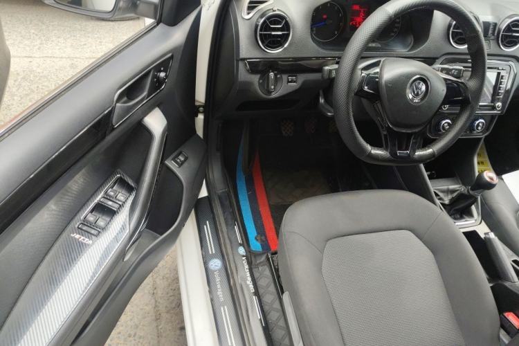 Used Volkswagen Jetta 2017 1.5L Manual Fashion Edition Driver Seat