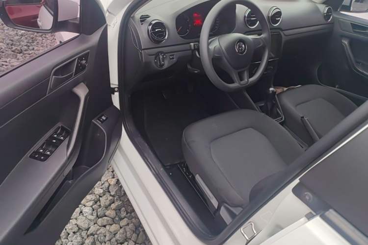 Used Volkswagen Jetta 2017 1.4L Manual Fashion Edition Driver Seat