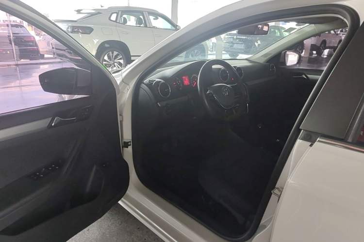 Used Volkswagen Jetta 2017 1.4L Manual Comfort Model Driver Seat