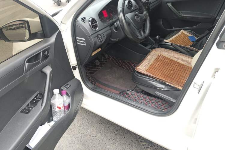 Used Volkswagen Jetta 2017 1.4L Manual Fashion Edition Driver Seat