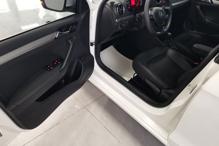 Used Volkswagen Jetta 2017 1.5L Automatic Comfort Model Driver Seat