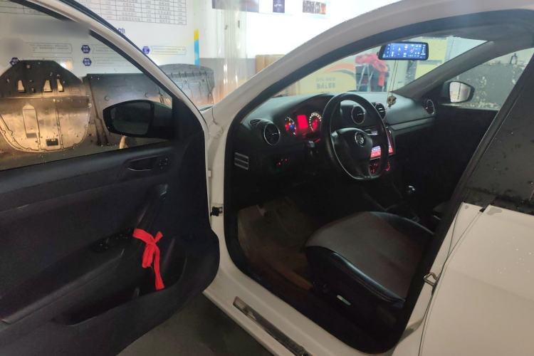 Used Volkswagen Jetta 2017 1.4L Manual Fashion Edition Driver Seat