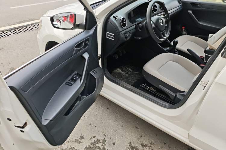 Used Volkswagen Jetta 2017 1.5L Manual Fashion Edition Driver Seat