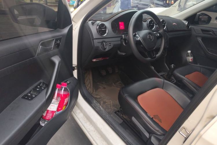 Used Volkswagen Jetta 2017 1.4L Manual Fashion Edition Driver Seat