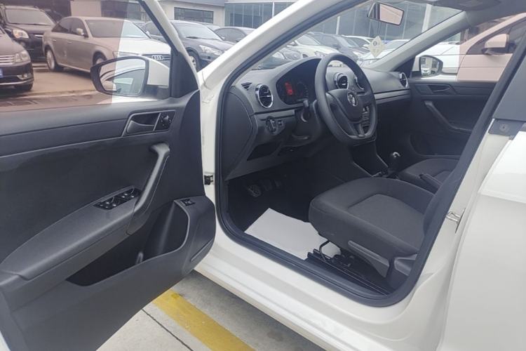 Used Volkswagen Jetta 2017 1.4L Manual Fashion Edition Driver Seat