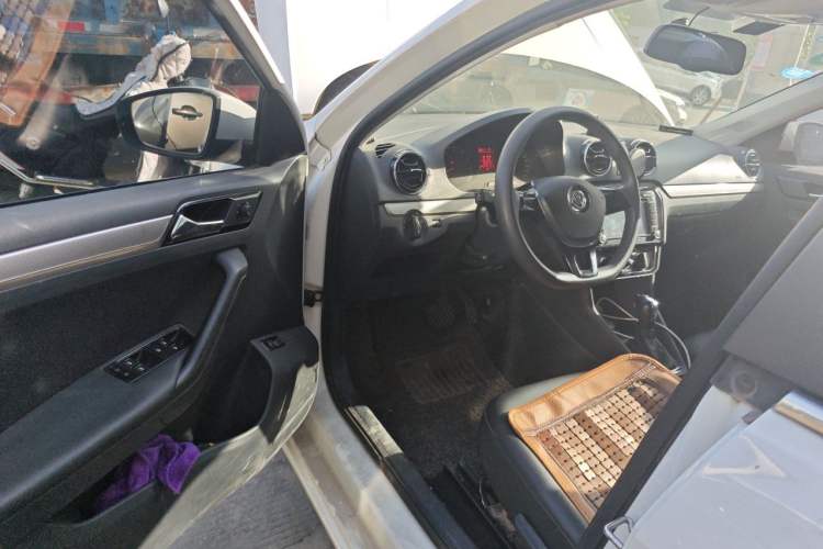 Used Volkswagen Jetta 2017 1.5L Automatic Comfort Model Driver Seat