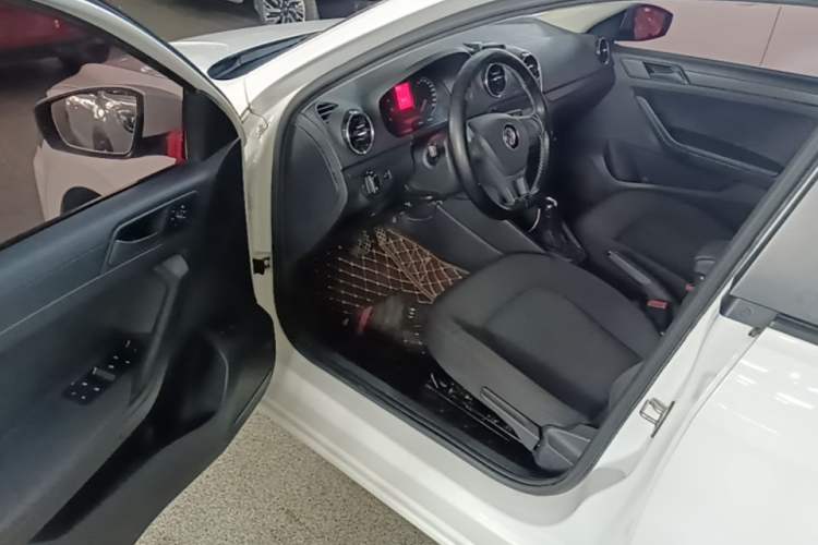 Used Volkswagen Jetta 2017 1.5L Automatic Fashion Model Driver Seat