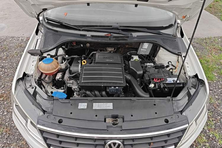 Used Volkswagen Jetta 2017 1.5L Automatic Fashion Model Engine Bay