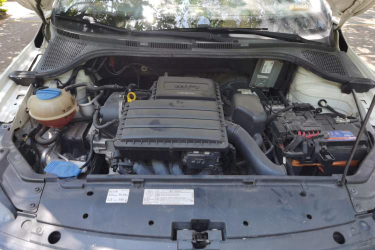 Used Volkswagen Jetta 2017 1.5L Automatic Fashion Model Engine Bay