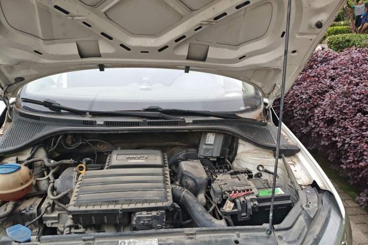 Used Volkswagen Jetta 2017 1.5L Automatic Fashion Model Engine Bay