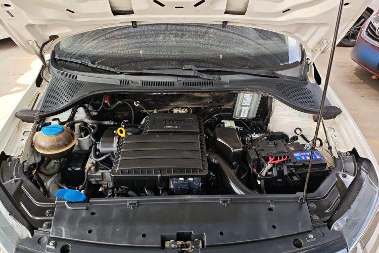 Used Volkswagen Jetta 2017 1.5L Automatic Fashion Model Engine Bay