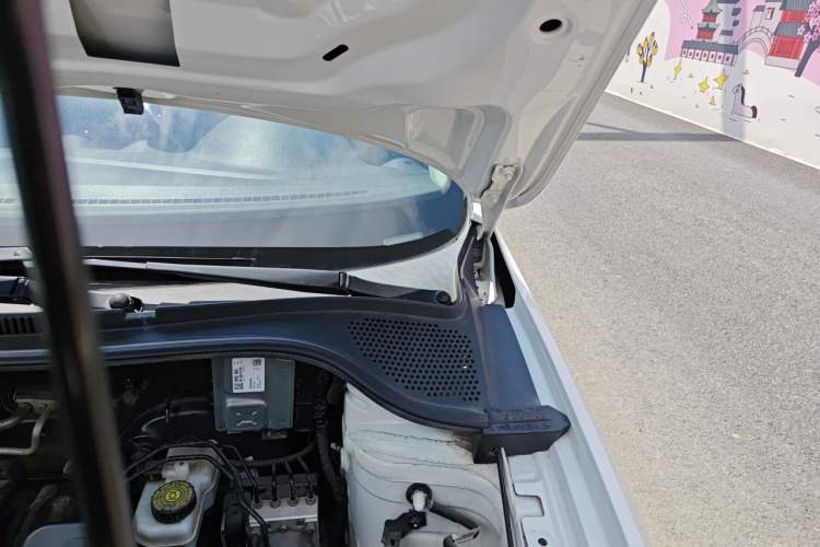 Used Volkswagen Jetta 2017 1.5L Manual Comfort Model Engine Bay Left