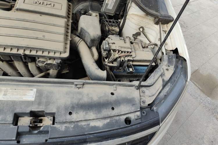 Used Volkswagen Jetta 2017 1.4L Manual Fashion Edition Engine Bay Left