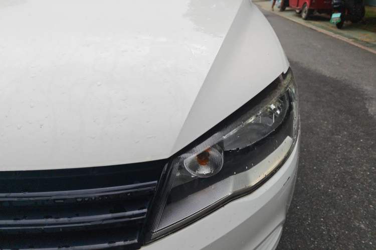 Used Volkswagen Jetta 2017 1.4L Manual Fashion Edition Engine Bay Left