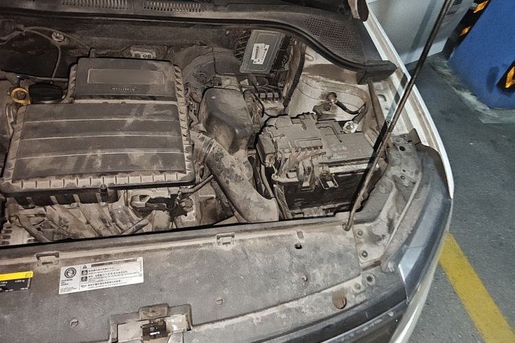Used Volkswagen Jetta 2017 1.4L Manual Fashion Edition Engine Bay Left