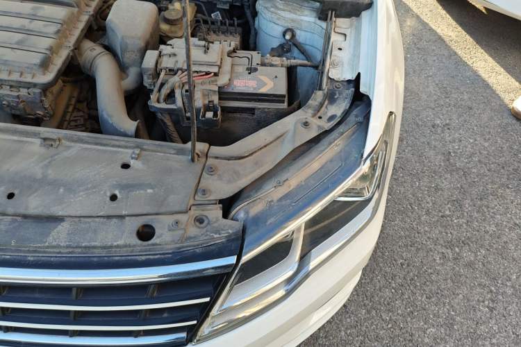 Used Volkswagen Jetta 2017 1.5L Manual Fashion Edition Engine Bay Left