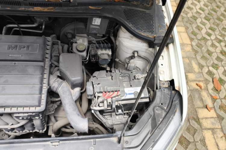 Used Volkswagen Jetta 2017 1.5L Manual Fashion Edition Engine Bay Left