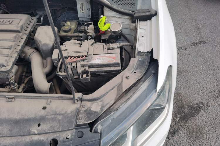 Used Volkswagen Jetta 2017 1.5L Manual Fashion Edition Engine Bay Left