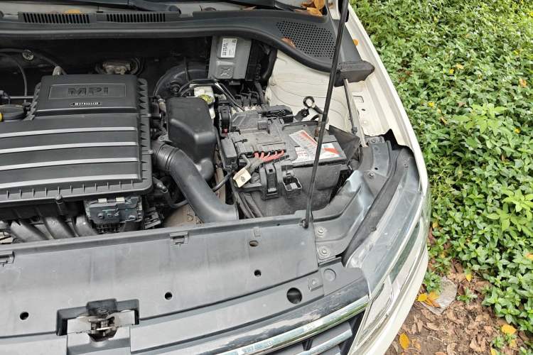 Used Volkswagen Jetta 2017 1.5L Automatic Comfort Model Engine Bay Left
