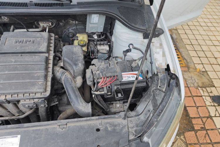 Used Volkswagen Jetta 2017 1.5L Manual Fashion Edition Engine Bay Left