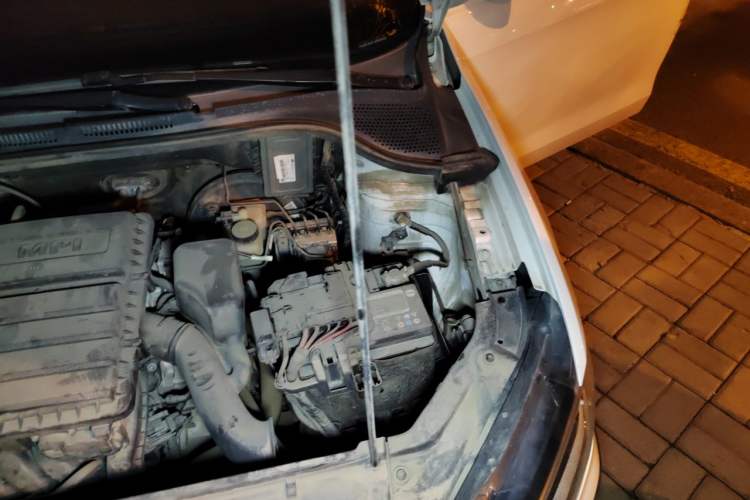 Used Volkswagen Jetta 2017 1.4L Manual Fashion Edition Engine Bay Left