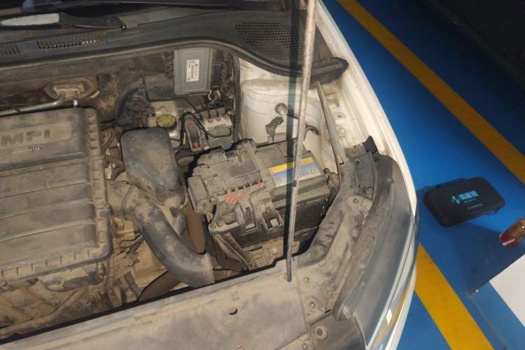 Used Volkswagen Jetta 2017 1.4L Manual Fashion Edition Engine Bay Left