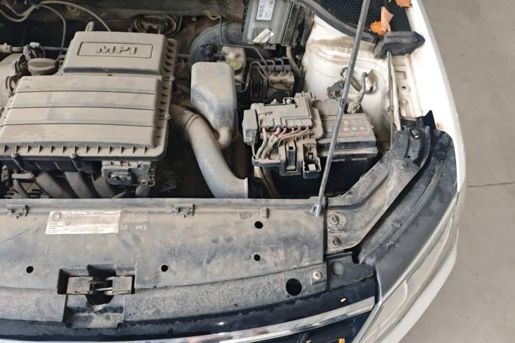 Used Volkswagen Jetta 2017 1.5L Manual Fashion Edition Engine Bay Left