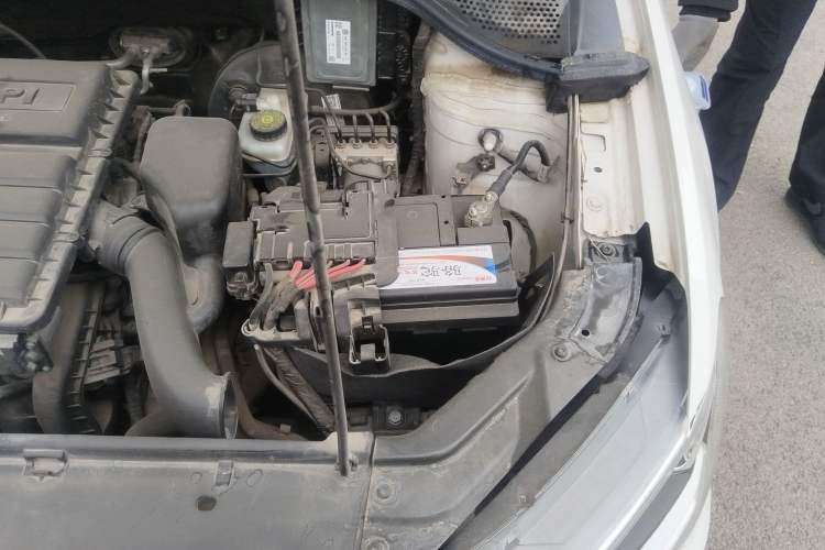 Used Volkswagen Jetta 2017 1.4L Manual Fashion Edition Engine Bay Left